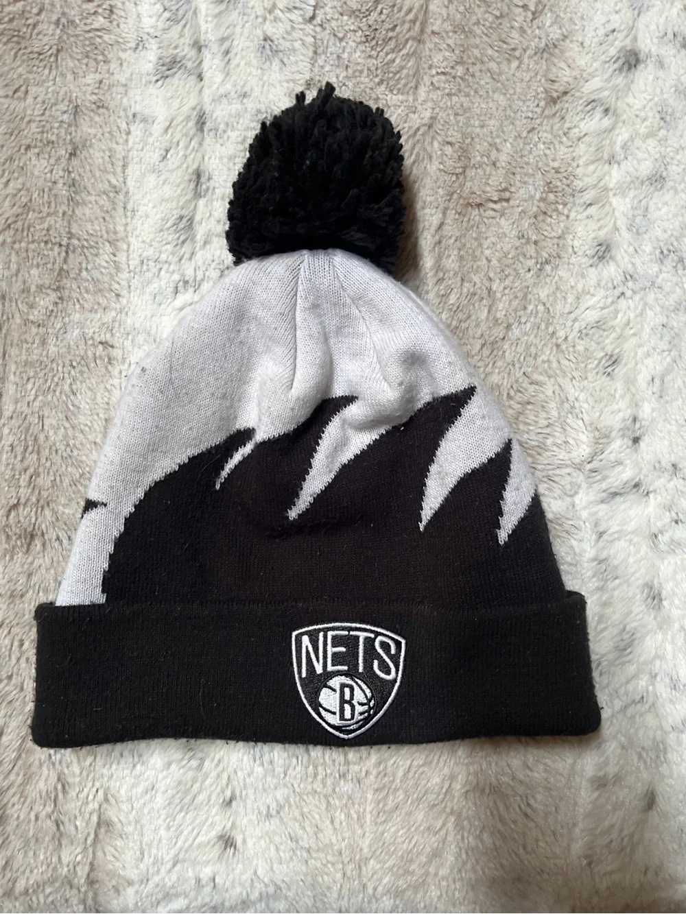 Mitchell & Ness Black and Gray Brooklyn Nets Pom Cuffed Beanie
